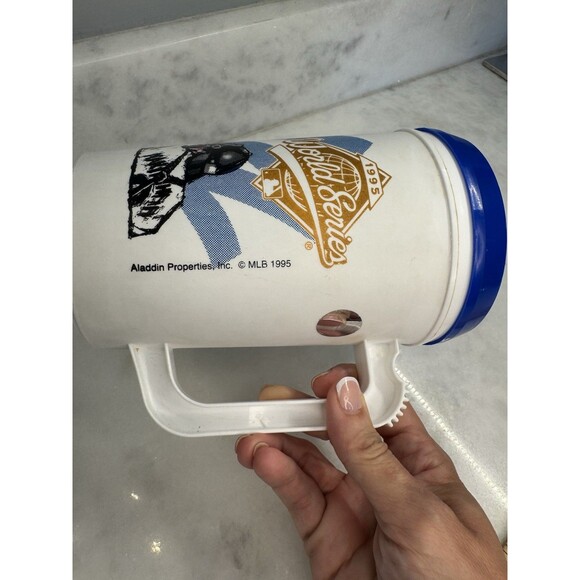 Retro VTG 1995 World Series Champions Atlanta Braves Large Plastic Mug Cup 22 Oz - Picture 11 of 13